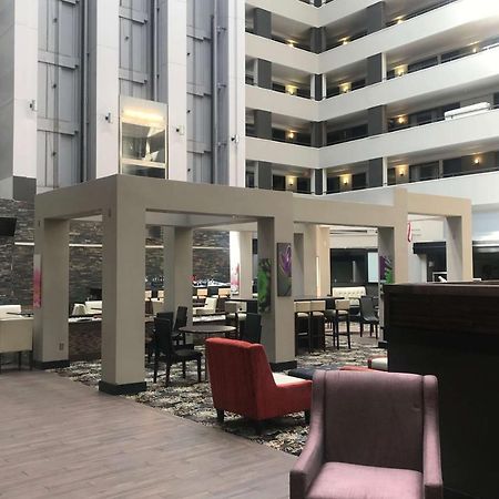 Ramada By Wyndham Southfield Hotel Eksteriør billede