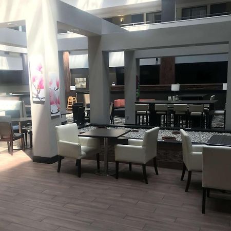 Ramada By Wyndham Southfield Hotel Eksteriør billede
