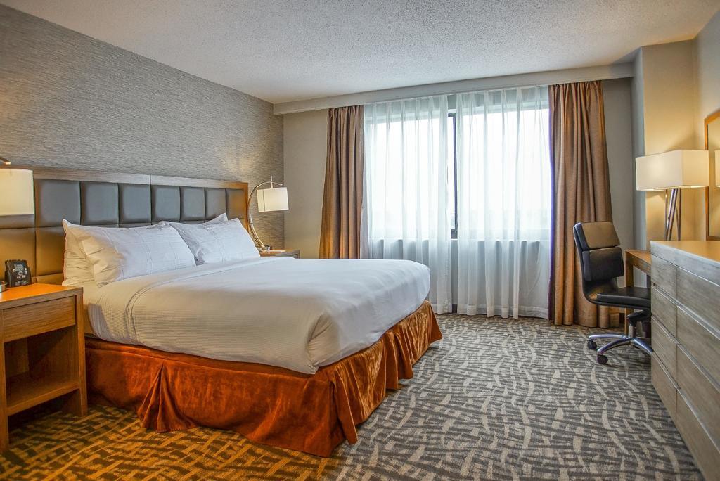Ramada By Wyndham Southfield Hotel Eksteriør billede
