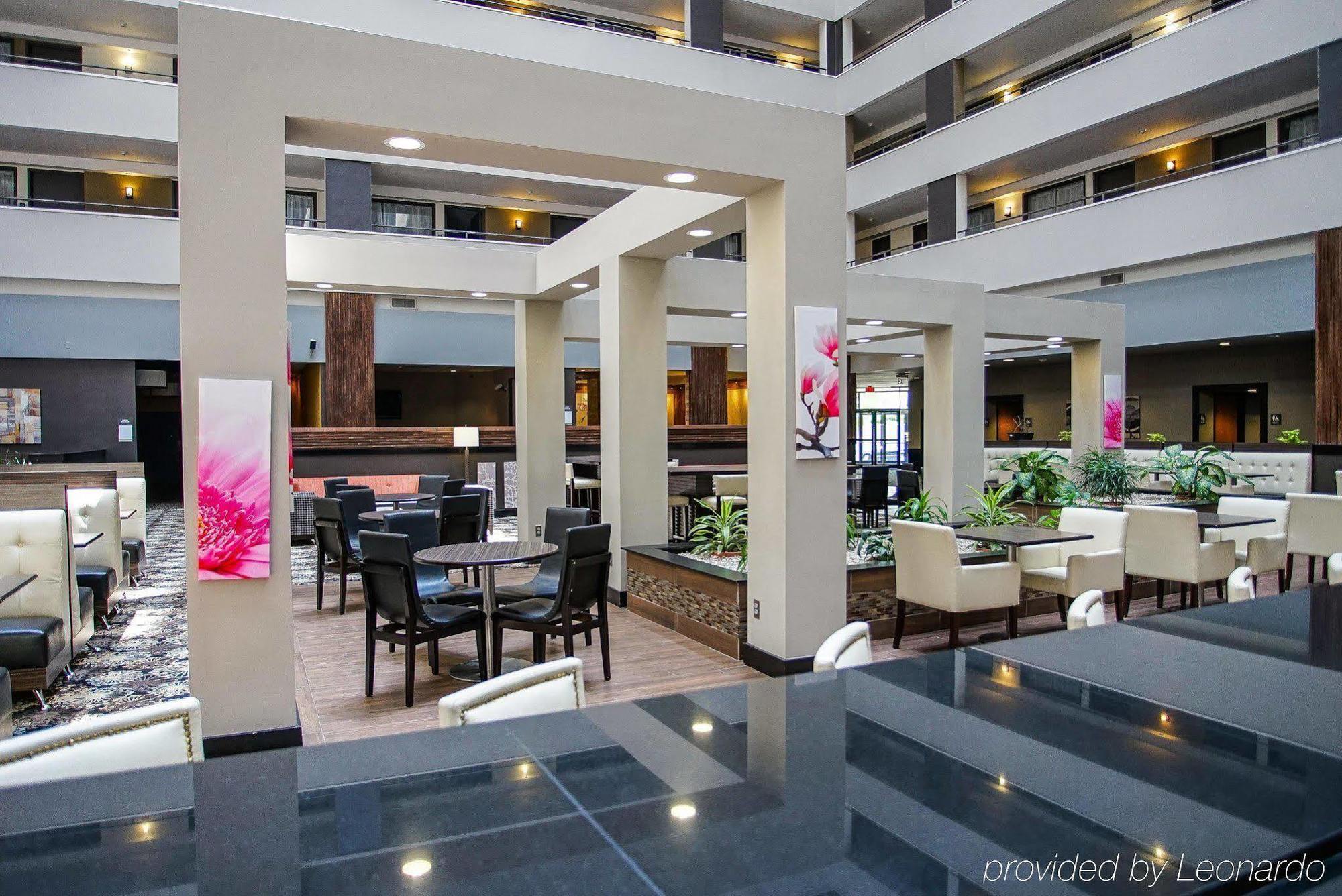 Ramada By Wyndham Southfield Hotel Eksteriør billede