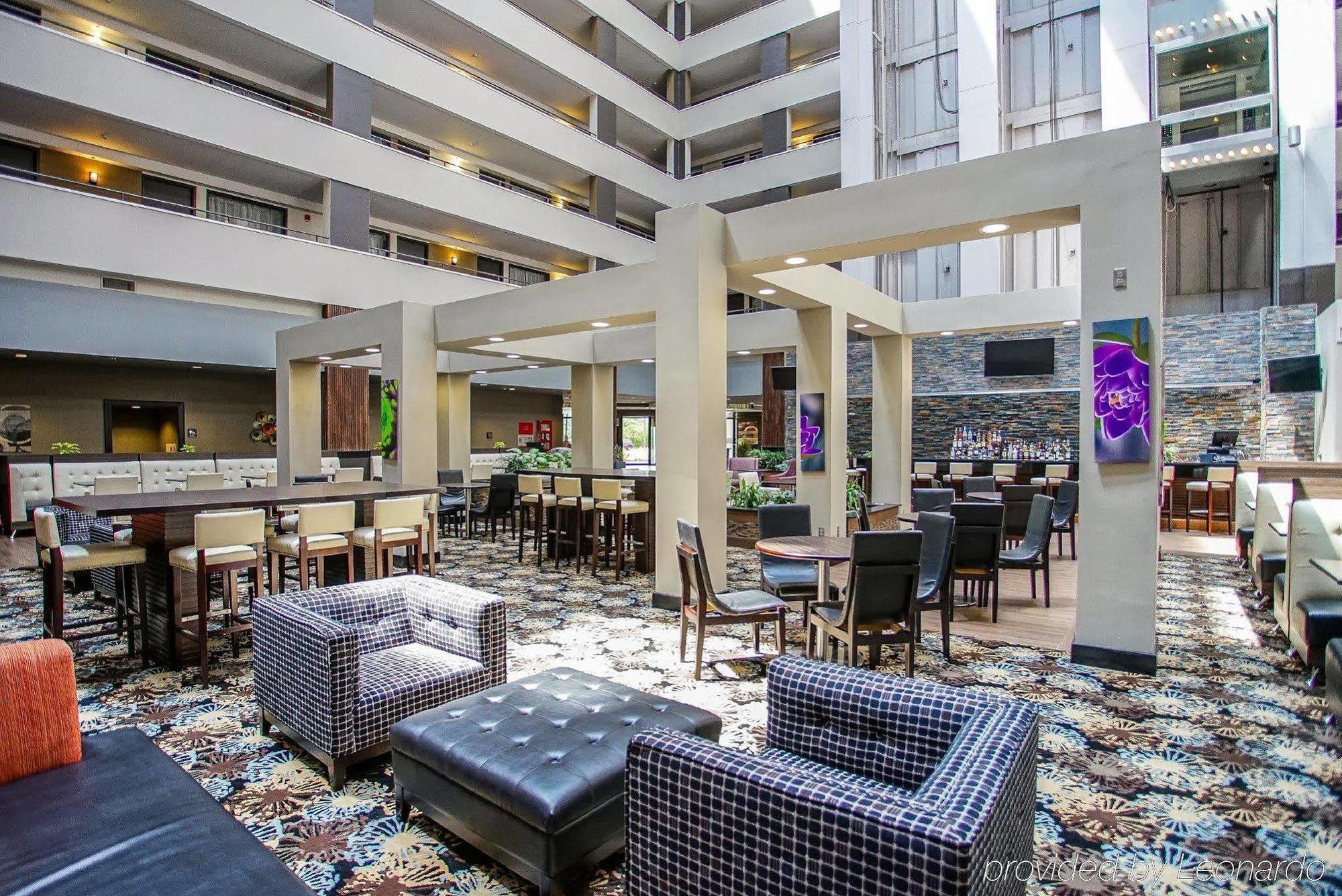 Ramada By Wyndham Southfield Hotel Eksteriør billede