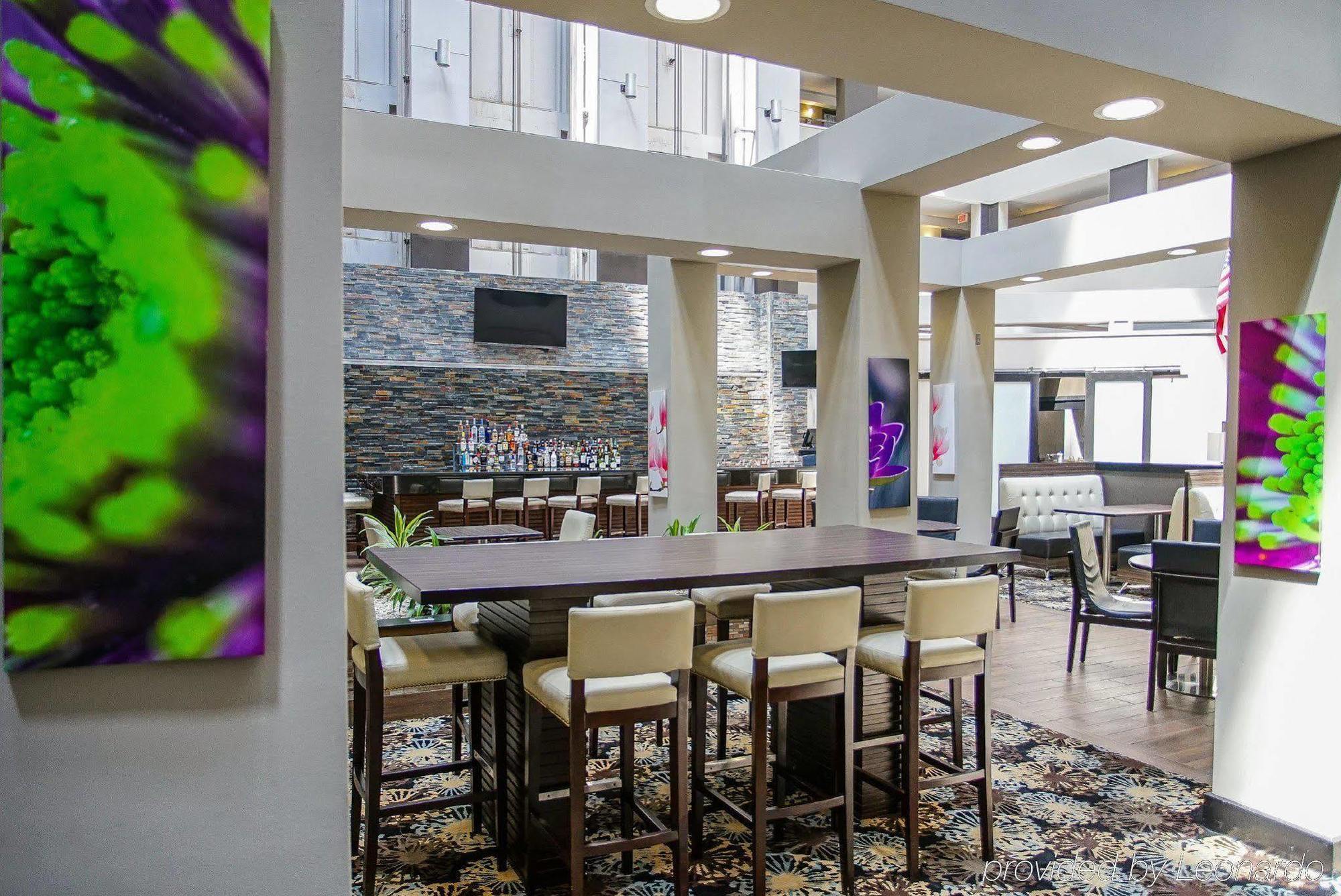 Ramada By Wyndham Southfield Hotel Eksteriør billede