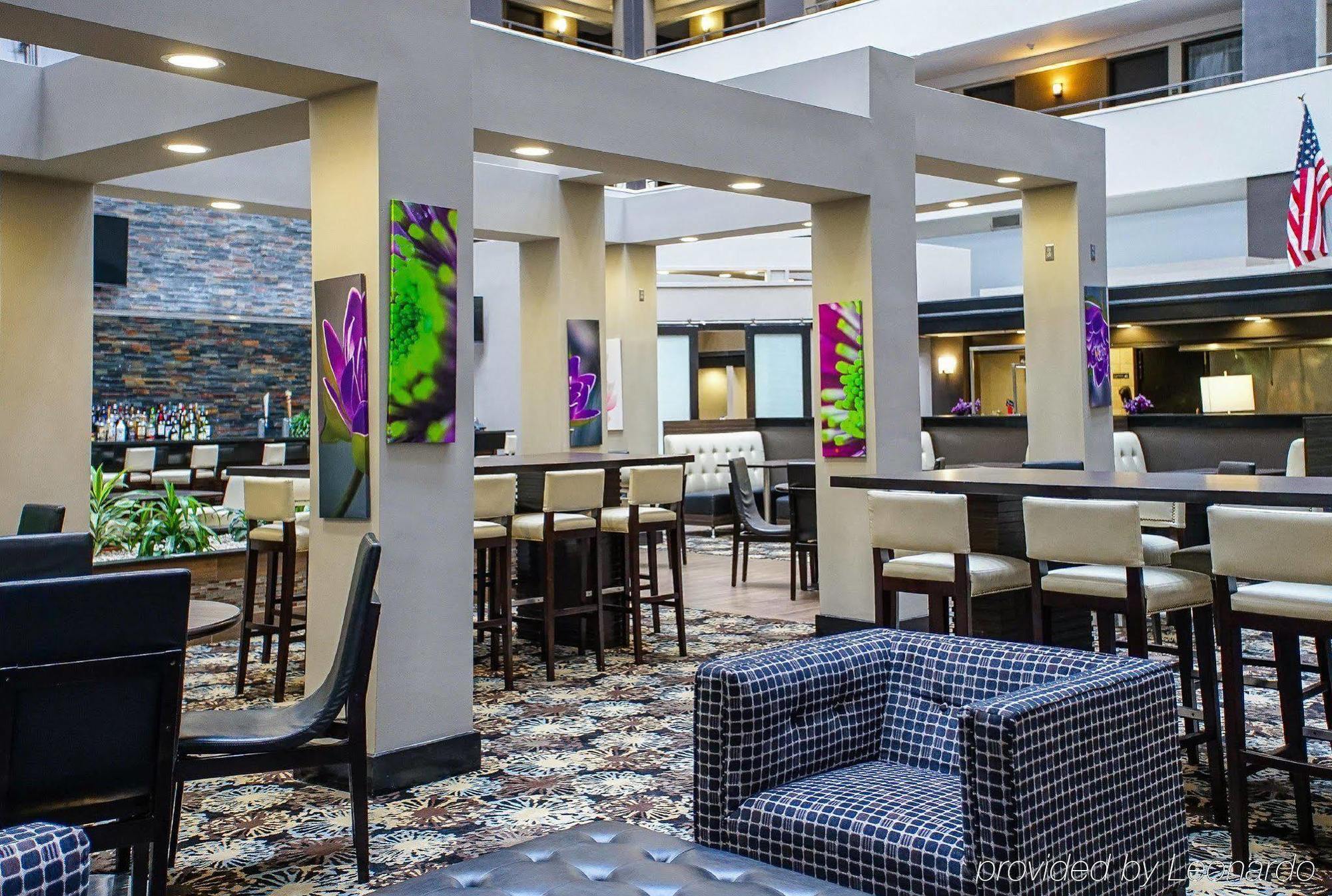 Ramada By Wyndham Southfield Hotel Eksteriør billede