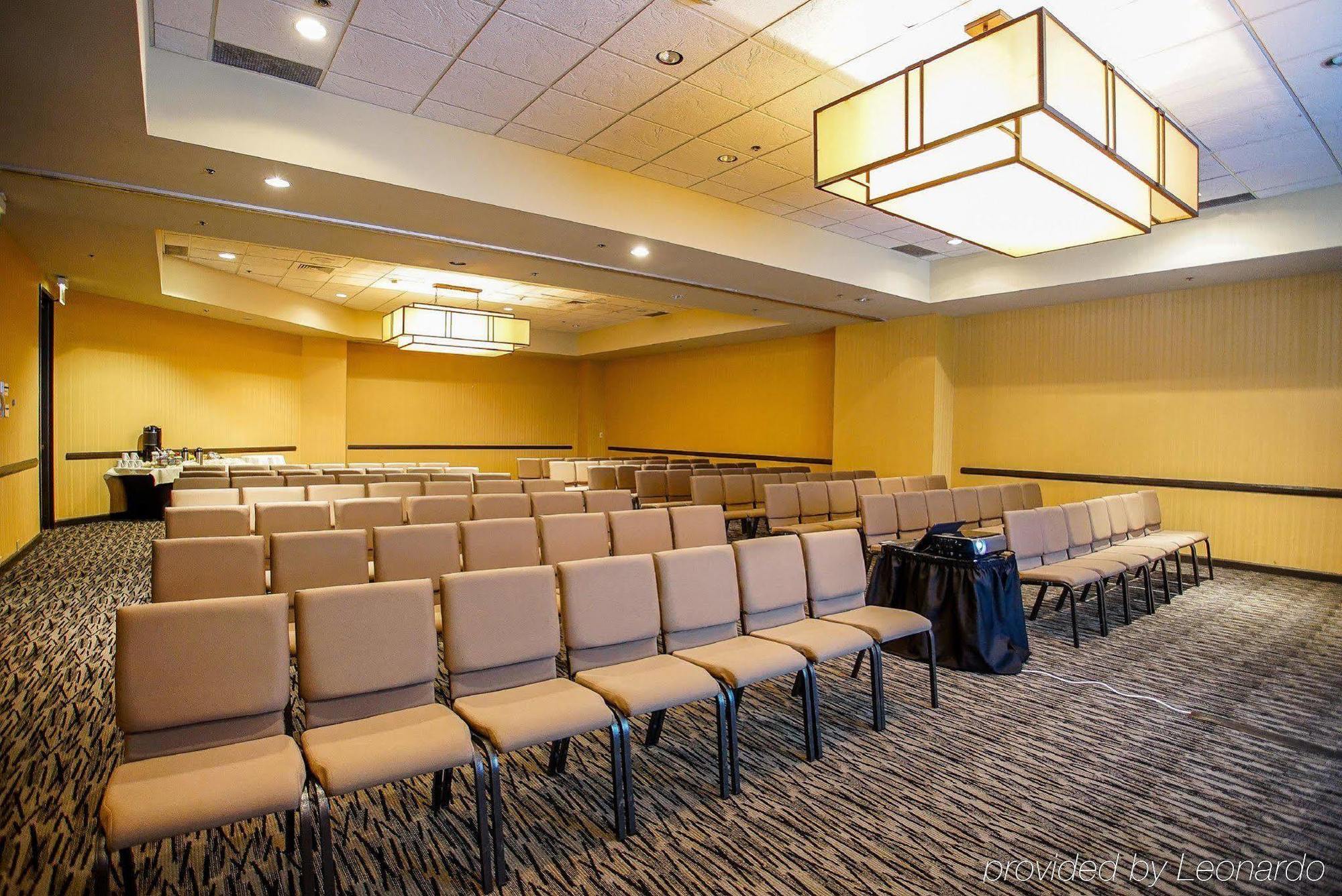 Ramada By Wyndham Southfield Hotel Eksteriør billede