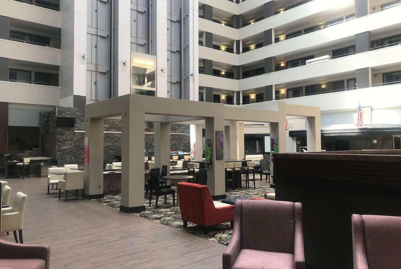 Ramada By Wyndham Southfield Hotel Eksteriør billede